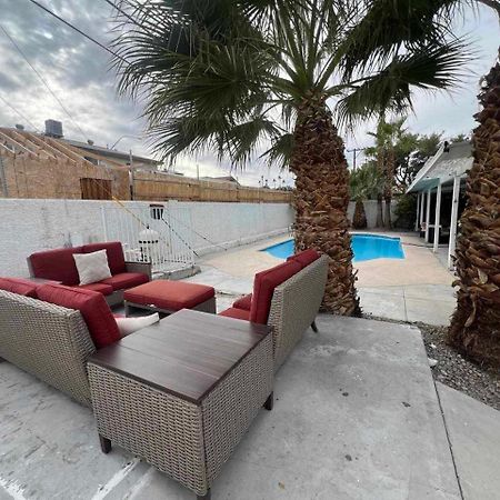 Вілла The Vegas Escape - Near The Airport/Strip With Pool Лас-Вегас Екстер'єр фото
