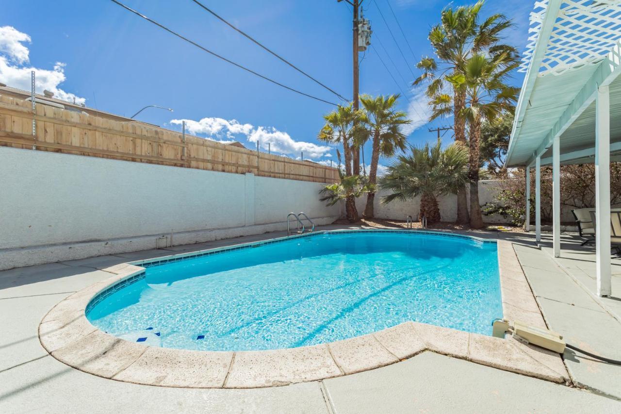 Вілла The Vegas Escape - Near The Airport/Strip With Pool Лас-Вегас Екстер'єр фото