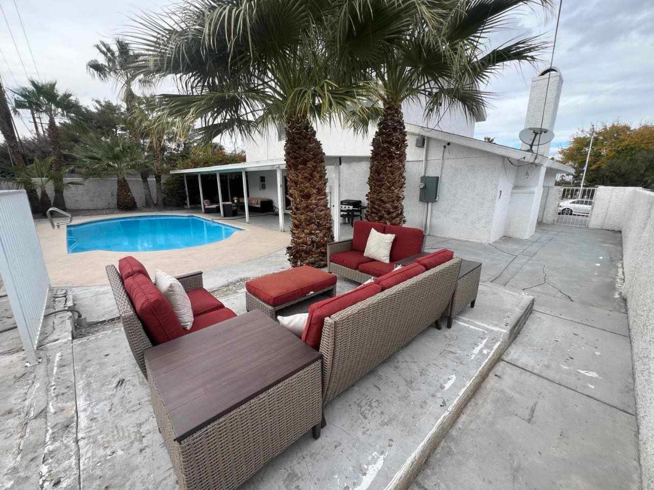 Вілла The Vegas Escape - Near The Airport/Strip With Pool Лас-Вегас Екстер'єр фото